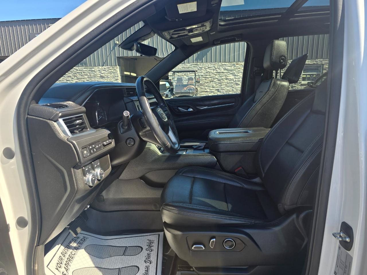 Used 2021 GMC Yukon Denali w/ Denali Premium Package AWD/4WD image 15