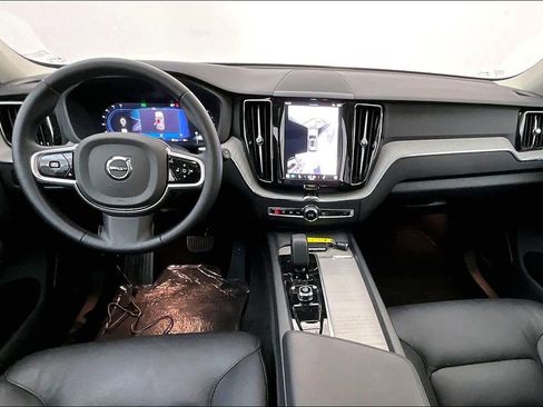 Certified 2025 Volvo XC60 B5 Plus image 19