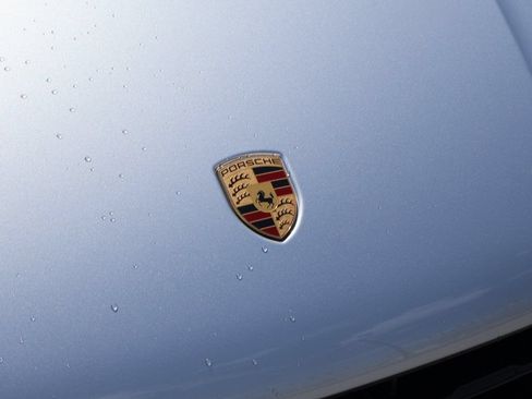 Certified 2025 Porsche Macan AWD/4WD image 13