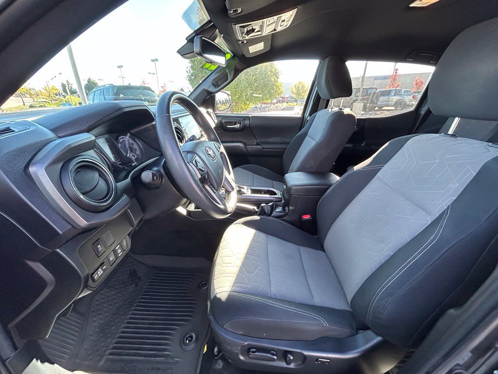 Used 2023 Toyota Tacoma TRD Off-Road AWD/4WD image 13
