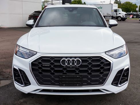 Used 2023 Audi Q5 2.0T Premium Plus w/ Premium Plus Package AWD/4WD image 2