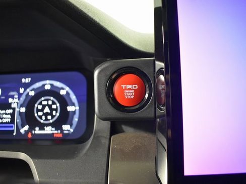 Used 2024 Toyota Tacoma TRD Off-Road image 18