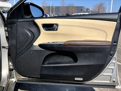 Used 2017 Toyota Avalon Limited image 21