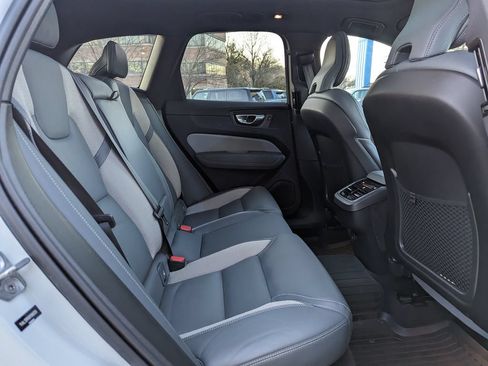 Used 2022 Volvo XC60 B5 R-Design w/ Advanced Package AWD/4WD image 35