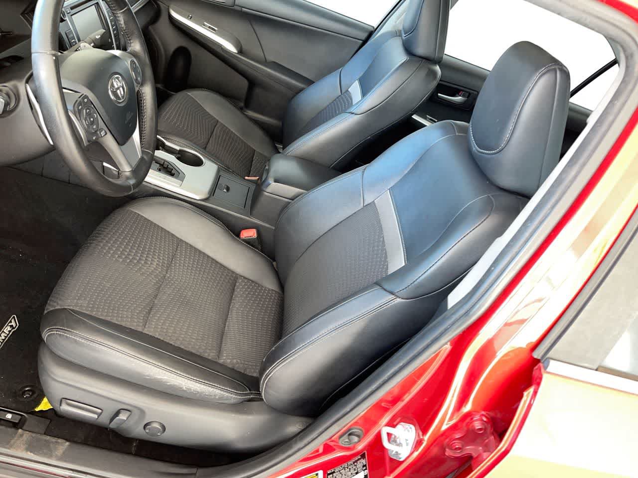 Used 2012 Toyota Camry SE FWD image 11