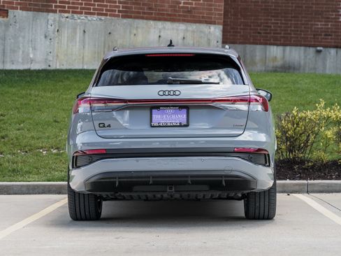 Used 2025 Audi Q4 e-tron Premium Plus w/ Premium Plus AWD/4WD image 28