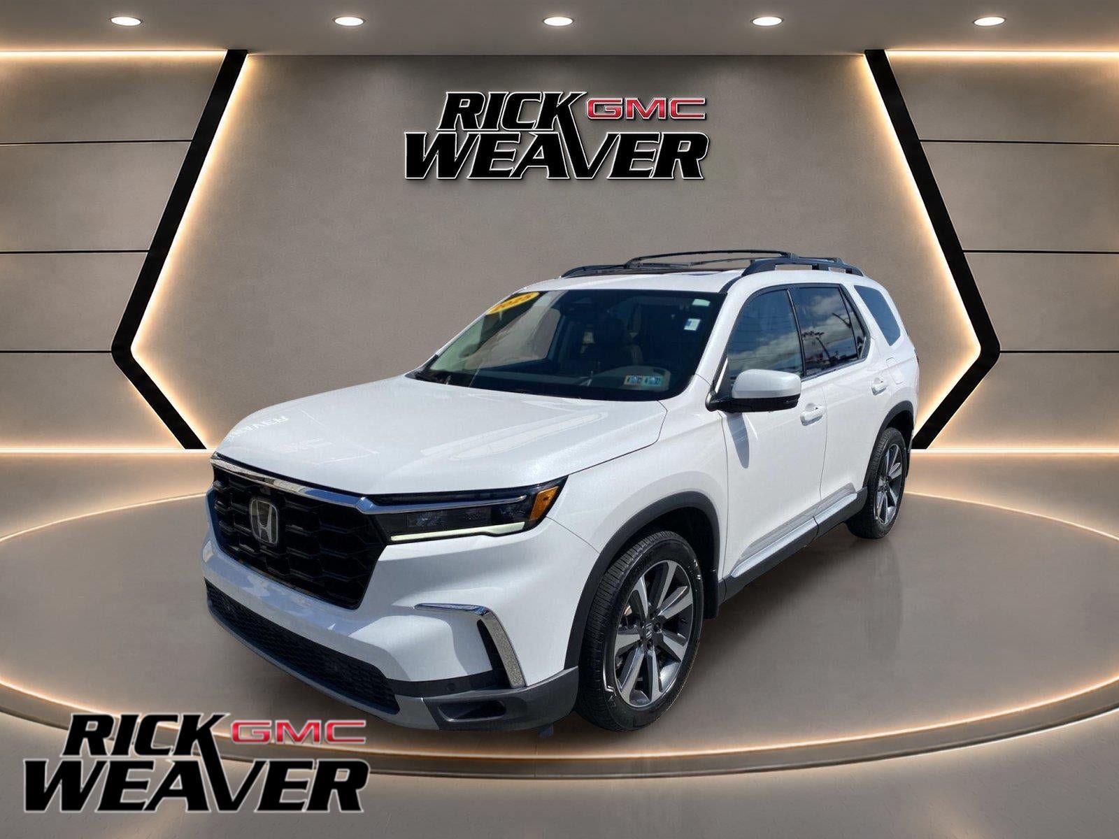 Used 2025 Honda Pilot Elite image 1