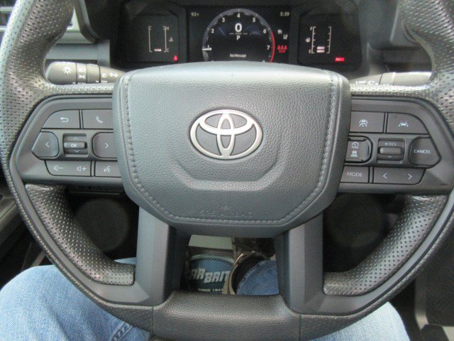 Used 2025 Toyota Tacoma SR5 AWD/4WD image 32