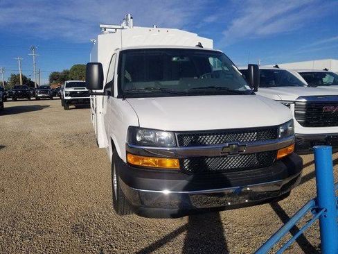 New 2025 Chevrolet Express 3500 w/ Power Convenience Package image 8