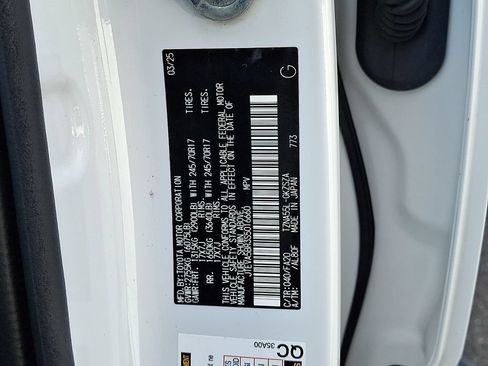 Certified 2025 Toyota 4Runner SR5 AWD/4WD image 29