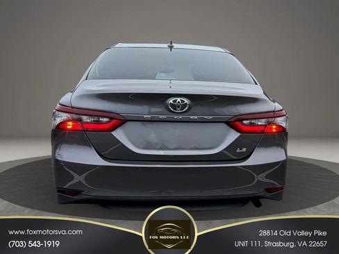 Used 2021 Toyota Camry LE image 18