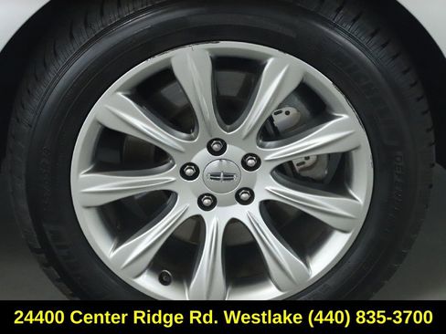 Used 2013 Lincoln MKT AWD image 10