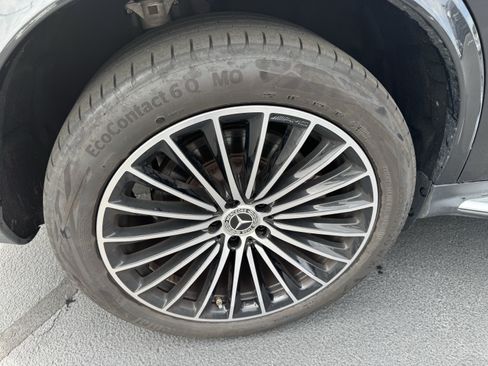 Used 2025 Mercedes-Benz GLC 350e 4MATIC image 11