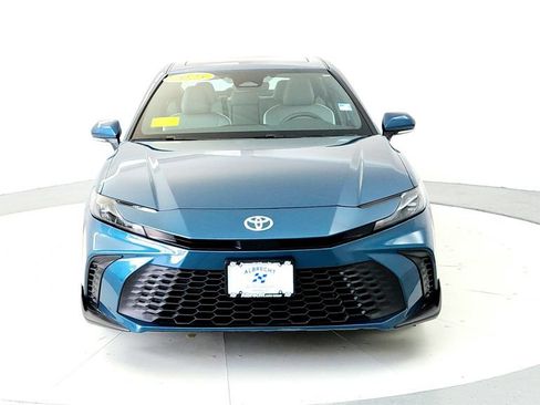 Used 2025 Toyota Camry SE w/ Convenience Package AWD/4WD image 8