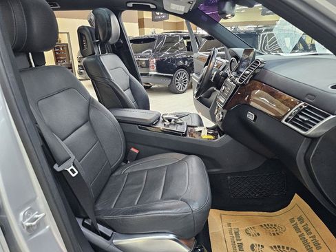 Used 2017 Mercedes-Benz GLS 550 4MATIC image 22