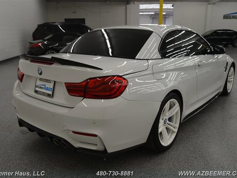 Used 2018 BMW M4 Convertible image 9