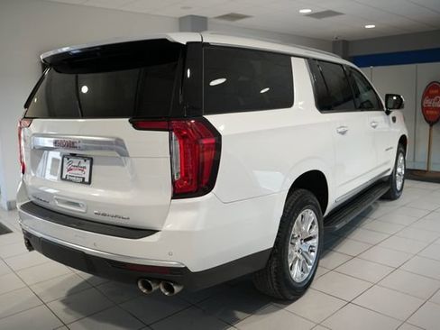Used 2023 GMC Yukon XL Denali image 8