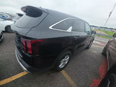 Used 2026 Kia Sorento LX FWD image 10