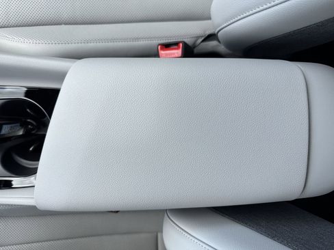New 2026 Hyundai Elantra Limited FWD image 23