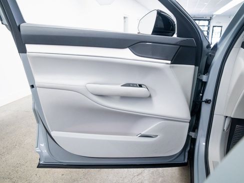 Used 2025 Volvo EX90 Ultra image 17