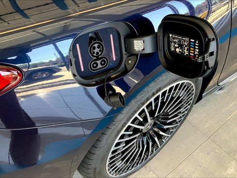 Used 2022 Mercedes-Benz EQS 450+ Sedan image 17