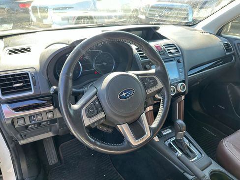 Used 2018 Subaru Forester 2.5i Touring w/ Popular Package #3B image 11