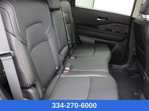 New 2026 Nissan Pathfinder SL image 17