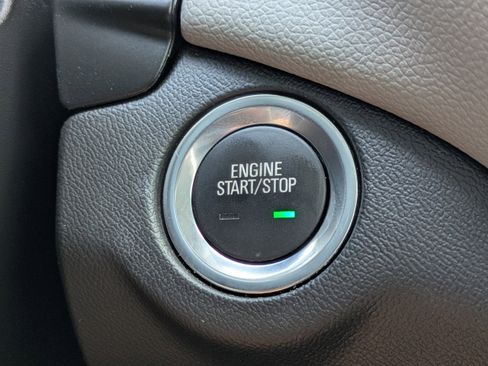 Used 2022 Chevrolet Equinox LS w/ LS Convenience Package FWD image 26