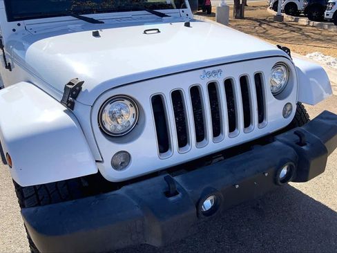 Used 2018 Jeep Wrangler Unlimited Sahara image 28