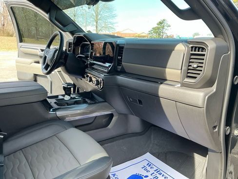 Used 2025 Chevrolet Silverado 1500 ZR2 w/ Technology Package image 24