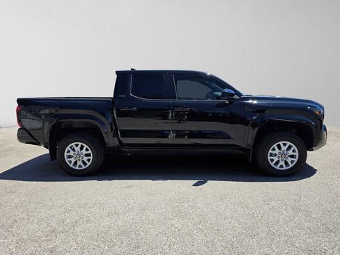 Used 2024 Toyota Tacoma SR5 AWD/4WD image 2