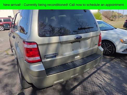 Used 2011 Ford Escape XLT w/ 201A Rapid Spec Order Code image 4