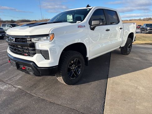 Certified 2024 Chevrolet Silverado 1500 LT Trail Boss w/ Convenience Package II image 3