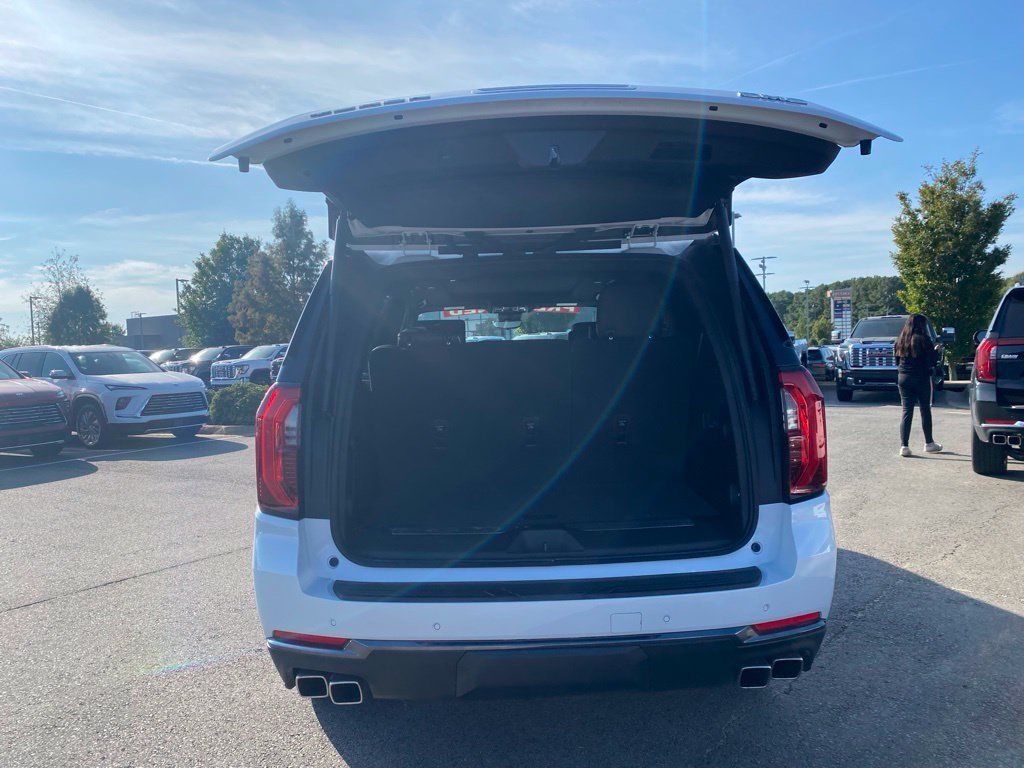 Used 2026 GMC Yukon Denali Ultimate AWD/4WD image 10