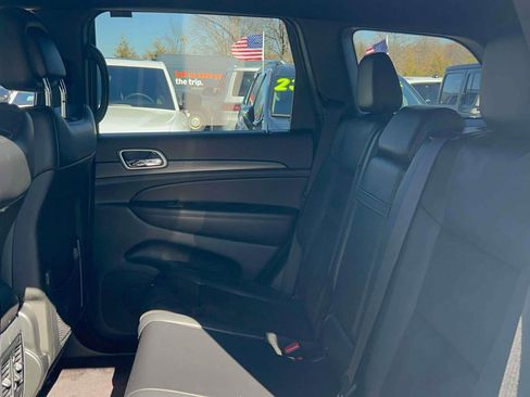 Used 2018 Jeep Grand Cherokee Altitude image 28