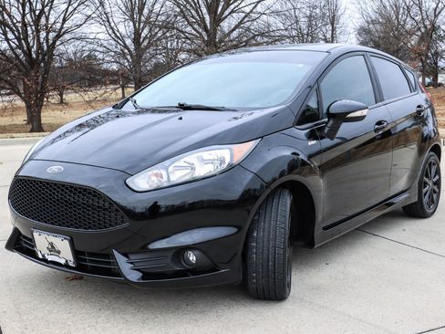 Used 2019 Ford Fiesta ST-Line w/ ST Line Cold Weather Package image 3