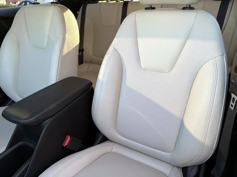 Used 2024 Buick Encore GX Sport Touring image 15