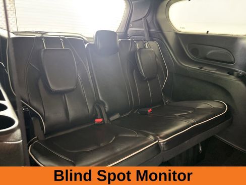 Used 2025 Chrysler Pacifica Limited image 24