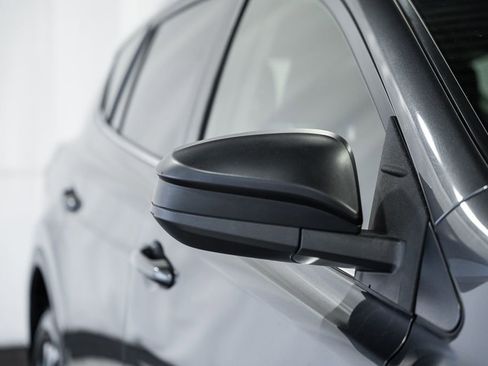 Used 2016 Toyota RAV4 LE image 13