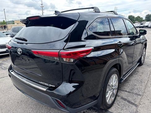 Used 2021 Toyota Highlander Limited image 6