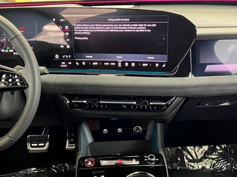 Certified 2025 Audi S6 e-tron Prestige w/ 21" Black Optic Package image 23