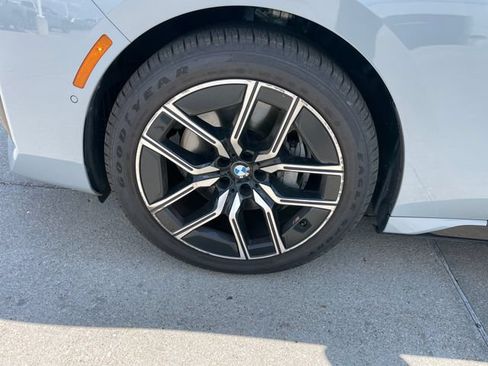Used 2025 BMW 740i xDrive AWD/4WD image 29