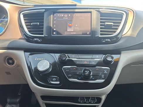 Used 2023 Chrysler Voyager LX FWD image 26