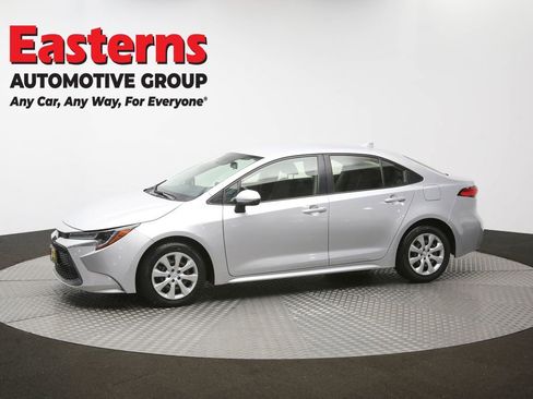 Used 2022 Toyota Corolla LE FWD image 57