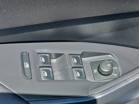 Used 2020 Volkswagen Jetta R-Line FWD image 27
