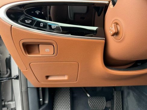 Certified 2026 Genesis GV70 2.5T Advanced image 17