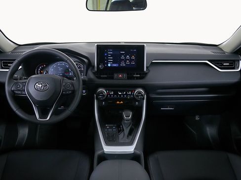 Used 2025 Toyota RAV4 XLE Premium FWD image 14