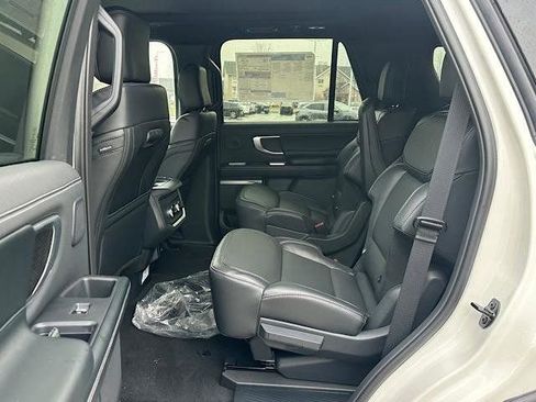 New 2025 Ford Expedition Platinum w/ Stealth Performance Package image 11