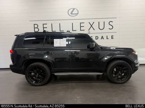 Used 2025 Lexus GX 550 AWD/4WD image 3