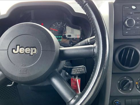 Used 2009 Jeep Wrangler X AWD/4WD image 18